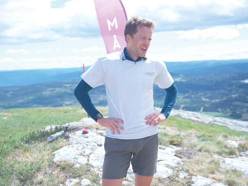 Tarjei Bø på toppen av Skeikampen