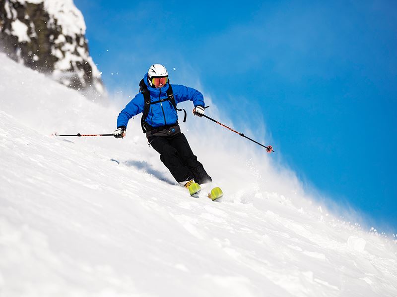 VINTER | Stå på ski både bortover og nedover.